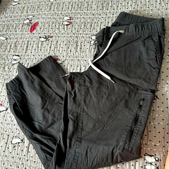Vuori Pants - Vuori Charcoal RipStop pants size small. Lightly used, excellent condition